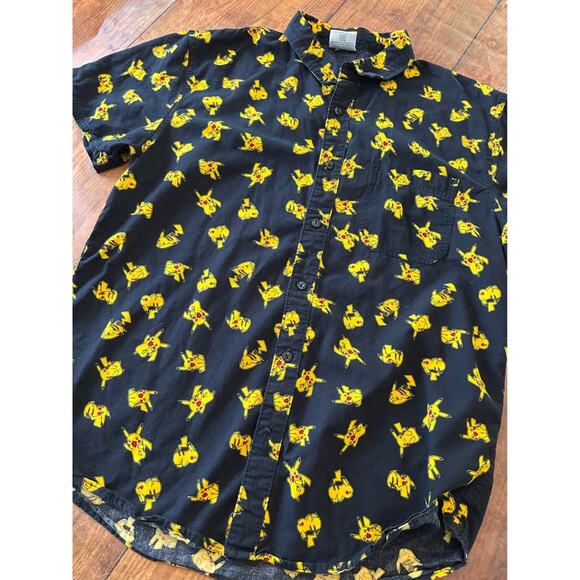 Sz M - Men’s Pokémon Button up Shirt - Picture 1 of 3